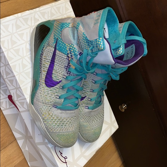 Nike Shoes - kobe 9 hero 8/10 condition